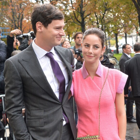 Benjamin Walker et Kaya Scodelario - Arrivées au défilé de mode "Chanel", collection prêt-à-porter printemps-été 2016, à Paris. Le 6 octobre 2015