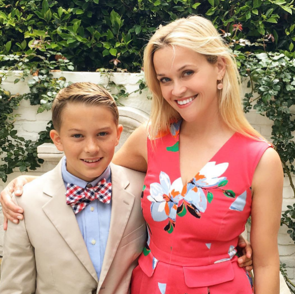Reese Witherspoon et son fils Deacon lors de sa remise de diplôme. Photo publiée sur Instagram, le 9 juin 2016