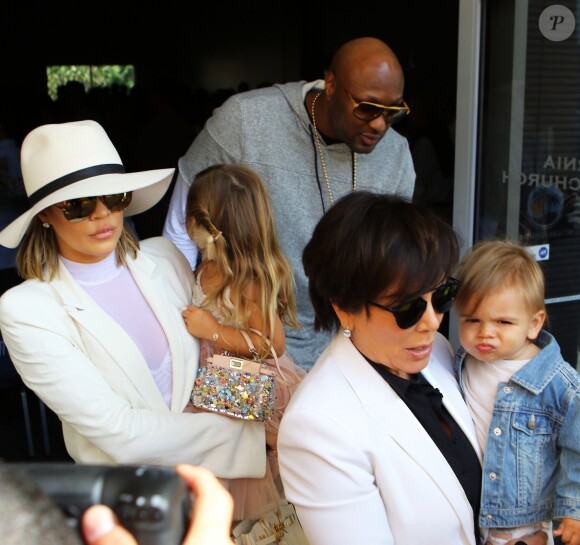Kris Jenner , Lamar Odom , Khloe Kardashian , Penelope Disick et Reign Disick  arrivent à l'église de Agoura Hills pour la messe de Pâques à Hagoura Hills le 27 Mars 2016. 