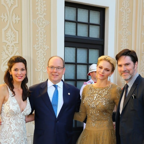 La princesse Charlene et le prince Albert de Monaco avec Alana de la Garza et Thomas Gibson lors du cocktail organisé le 14 juin 2016 dans la cour du palais princier en marge du 56e Festival de Télévision de Monte-Carlo. © Pool Festival TV Monaco / BestImage