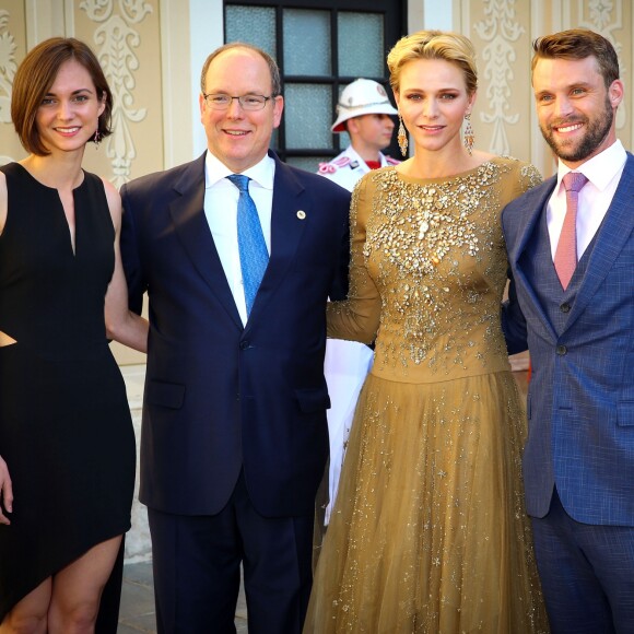 La princesse Charlene et le prince Albert de Monaco avec Jesse Spencer lors du cocktail organisé le 14 juin 2016 dans la cour du palais princier en marge du 56e Festival de Télévision de Monte-Carlo. © Pool Festival TV Monaco / BestImage