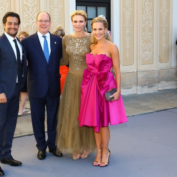 La princesse Charlene et le prince Albert de Monaco avec Julie Benz et son mari Rich Orosco lors du cocktail organisé le 14 juin 2016 dans la cour du palais princier en marge du 56e Festival de Télévision de Monte-Carlo. © Pool Festival TV Monaco / BestImage