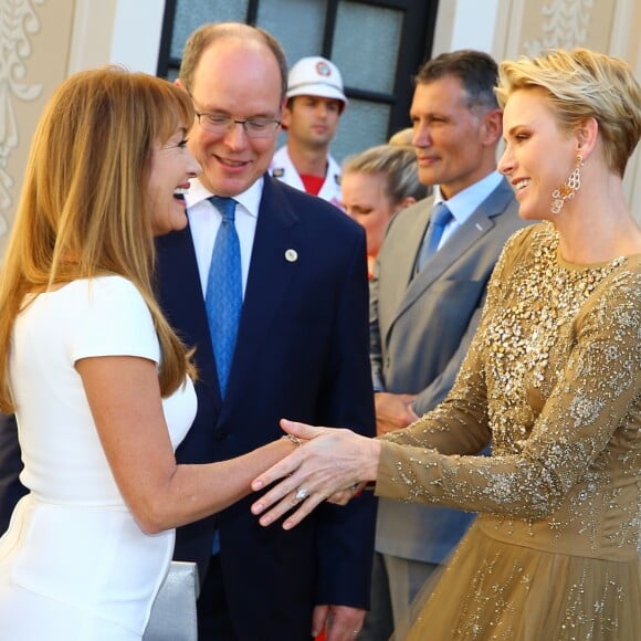 La princesse Charlene et le prince Albert de Monaco accueillant Jane Seymour lors du cocktail organisé le 14 juin 2016 dans la cour du palais princier en marge du 56e Festival de Télévision de Monte-Carlo. © Pool Festival TV Monaco / BestImage