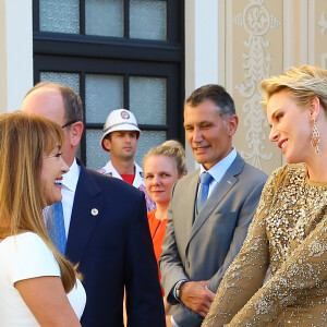 La princesse Charlene et le prince Albert de Monaco accueillant Jane Seymour lors du cocktail organisé le 14 juin 2016 dans la cour du palais princier en marge du 56e Festival de Télévision de Monte-Carlo. © Pool Festival TV Monaco / BestImage