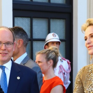 La princesse Charlene et le prince Albert de Monaco accueillant les invités lors du cocktail organisé le 14 juin 2016 dans la cour du palais princier en marge du 56e Festival de Télévision de Monte-Carlo. © Pool Festival TV Monaco / BestImage