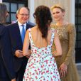 La princesse Charlene et le prince Albert de Monaco accueillant les invités lors du cocktail organisé le 14 juin 2016 dans la cour du palais princier en marge du 56e Festival de Télévision de Monte-Carlo. © Pool Festival TV Monaco / BestImage