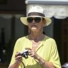 Catherine Zeta-Jones fait du shopping avec sa mère Patricia Fair et sa fille Carys à Palma de Majorque, le 30 juin 2015.