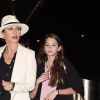 Catherine Zeta-Jones, Michael Douglas et leurs enfants Carys and Dylan à l'aéroport de New York le 24 août 2015