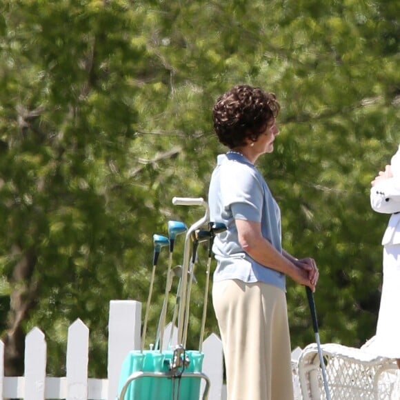 Katie Holmes et Diana Hardcastle sur le tournage de la série "The Kennedys: After Camelot" à Toronto, le 16 juin 2016.