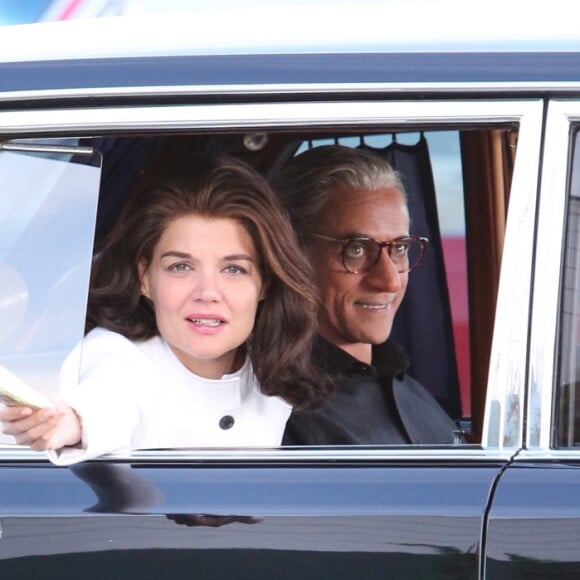 Katie Holmes et Alexander Siddig sur le tournage de la série "The Kennedys: After Camelot" à Toronto, le 13 juin 2016.