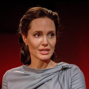 Angelina Jolie s'exprime à propos de la crise des réfugiés sur la BBC à Londres le 16 mai 2016.