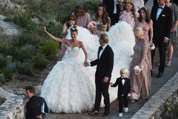 Giovanna Battaglia et Oscar Engelbert à leur mariage à Capri, Italie, le 10 juin 2016.