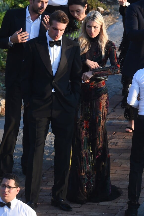 Jessica Hart et son compagnon Stavros Niarchos au mariage de Giovanna Battaglia et Oscar Engelbert à Capri, Italie, le 10 juin 2016.