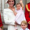 Kate Middleton, duchesse de Cambridge, la princesse Charlotte, le prince George - La famille royale d'Angleterre au balcon du palais de Buckingham lors de la parade "Trooping The Colour" à l'occasion du 90ème anniversaire de la reine. Le 11 juin 2016