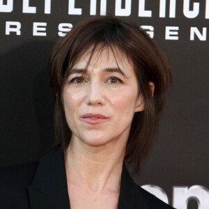 Charlotte Gainsbourg - Avant-première du film "Independence Day - Resurgence" au théâtre TCL Chinese à Hollywood, Californie, le 20 juin 2016.