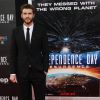 Liam Hemsworth - Avant-première du film "Independence Day - Resurgence" au théâtre TCL Chinese à Hollywood, Californie, le 20 juin 2016.