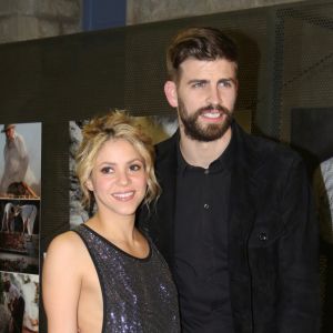 Gerard Piqué reçoit le prix du meilleur athlète catalan lors d'une cérémonie à Barcelone le 25 janvier 2016. Sa compagne, la chanteuse Shakira était à ses côtés