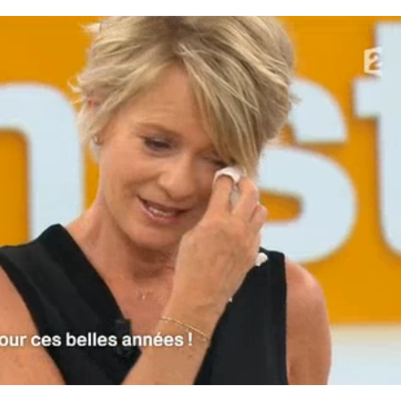 Sophie Davant en larmes dans le dernier numéro de "Toute une histoire" sur France 2. Le 24 juin 2016.