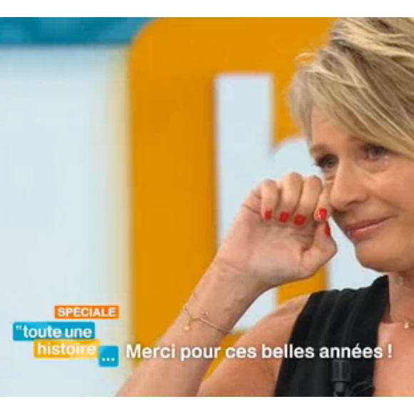 Sophie Davant en larmes dans le dernier numéro de "Toute une histoire" sur France 2. Le 24 juin 2016.