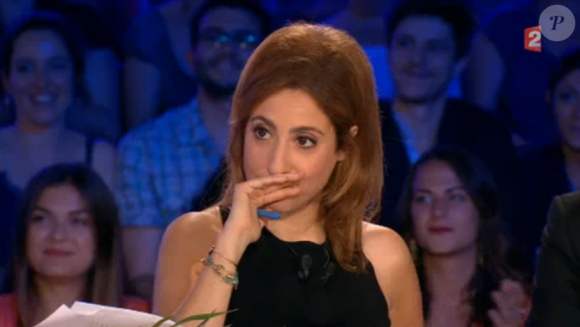 Les beaux adieux de Léa Salamé dans "On n'est pas couché" sur France 2. Le 25 juin 2016.