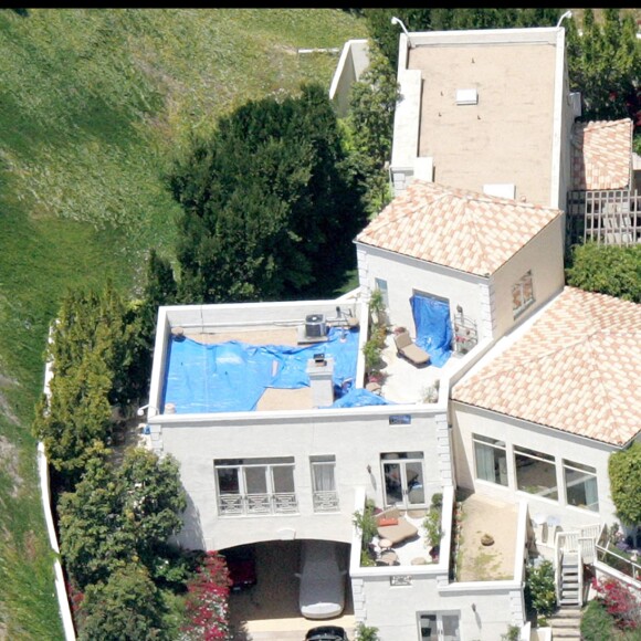 La propriété de l'actrice Brittany Murphy à l'époque de sa mort, en 2009. La demeure a entièrement été refaite jusqu'au moindre détail, devenant ainsi plus moderne, comme le rapporte TMZ.
