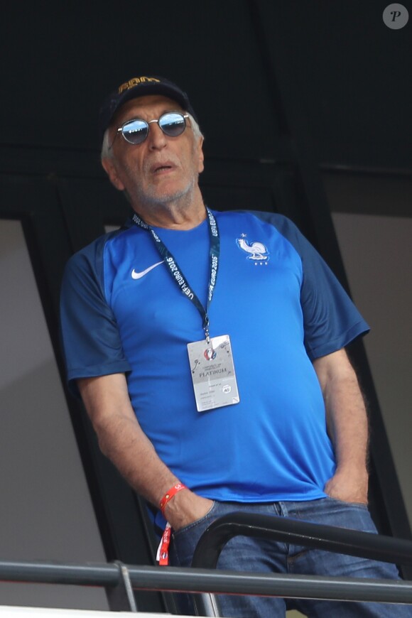 Gérard Darmon lors du match des 8ème de finale de l'UEFA Euro 2016 France-Irlande au Stade des Lumières à Lyon, France le 26 juin 2016. © Cyril Moreau/Bestimage