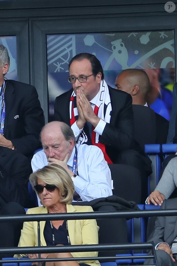 Le président François Hollande lors du match des 8ème de finale de l'UEFA Euro 2016 France-Irlande au Stade des Lumières à Lyon, France le 26 juin 2016. © Cyril Moreau/Bestimage