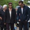 La chanteuse Taylor Swift et son nouveau compagnon Tom Hiddleston sont arrivés dans la famille de l'acteur. Après une rencontre avec la maman de l'acteur, le couple s'est promené sur la plage de Suffolk, le 26 juin 2016.