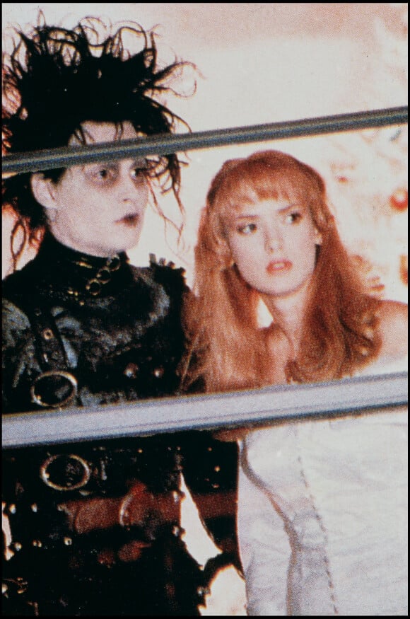Johnny Depp et Winona Ryder pour le film Edward aux mains d'argent en 1991
