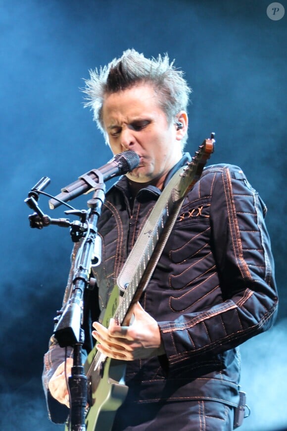 Matthew Bellamy et son groupe Muse en concert dans la Fan Zone de la Tour Eiffel, à Paris, le 28 juin 2016. © Lise Tuillier