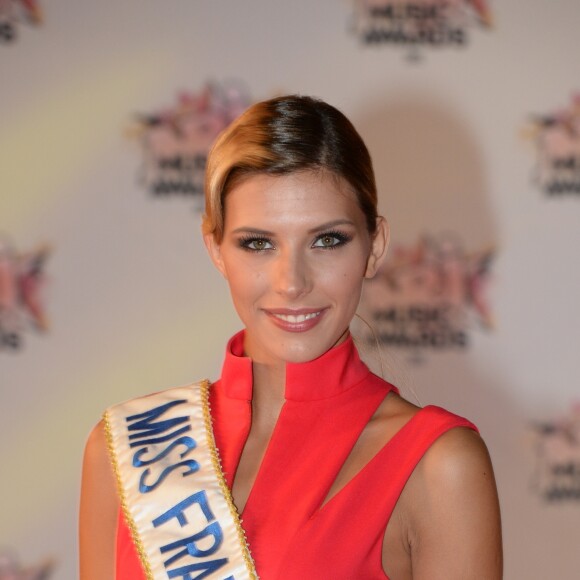 Camille Cerf (Miss France 2015) - Arrivées à la 17ème cérémonie des NRJ Music Awards 2015 au Palais des Festivals à Cannes, le 7 novembre 2015. © Rachid Bellak/Bestimage