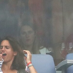 Amélie Mauresmo et son fils Aaron lors du match du quart de finale de l'UEFA Euro 2016 France-Islande au Stade de France à Saint-Denis, France le 3 juillet 2016. L'ex-championne de tennis a retrouvé la compagnie de Yannick Noah dans les gradins. © Cyril Moreau/Bestimage 