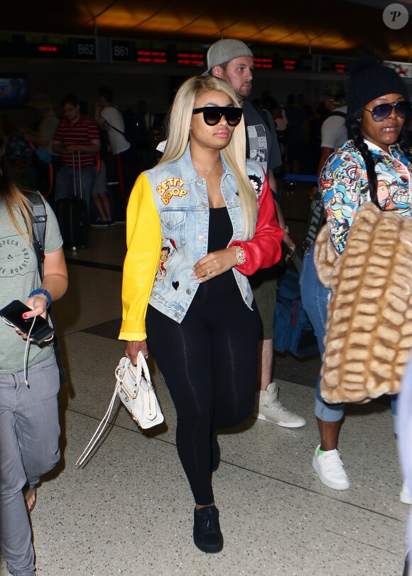 Blac Chyna arrive à l'aéroport LAX de Los Angeles. Le 21 juin 2016 © CPA / Bestimage