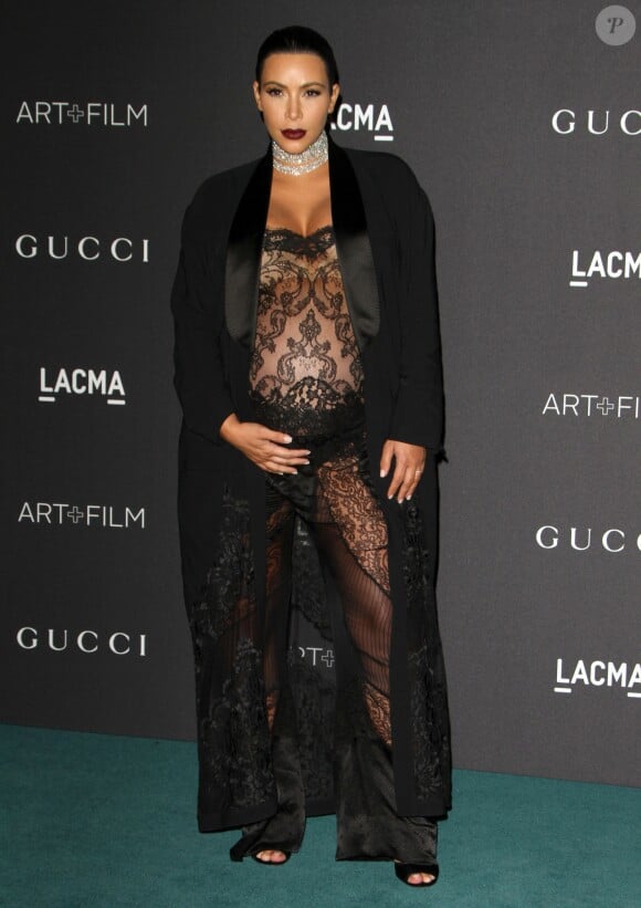 Kim Kardashian enceinte au Gala "The LACMA 2015 Art+Film" en l'honneur de James Turrell et Alejandro Inarritu à Los Angeles, le 7 novembre 2015