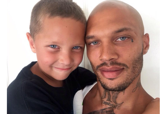 Jeremy Meeks a publié une photo de lui avec son fils sur sa page Instagram, le 6 juillet 2016