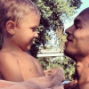 Jeremy Meeks prend la pose avec un de ses fils. Photo publiée sur Instagram en 2015
