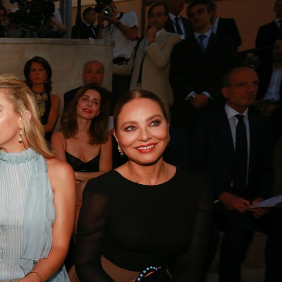 Alexandre Arnault, Kate Hudson et Ornella Muti - Défilé "Legends and Fairytales" de Fendi (collection couture, fêtant les 90 ans de la maison romaine), à la Fontaine de Trevi. Rome, le 7 juillet 2016.