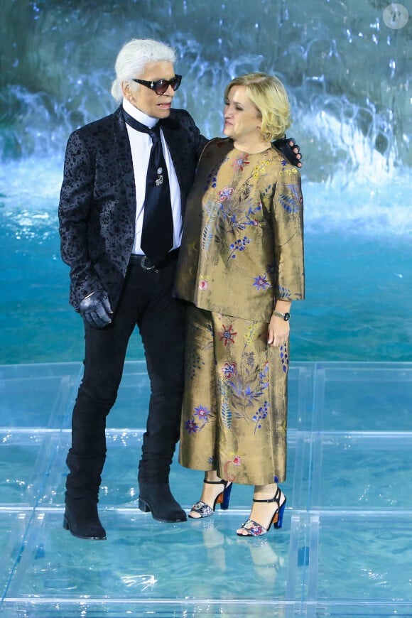 Karl Lagerfeld et Silvia Fendi - Défilé "Legends and Fairytales" de Fendi (collection couture, fêtant les 90 ans de la maison romaine), à la Fontaine de Trevi. Rome, le 7 juillet 2016.