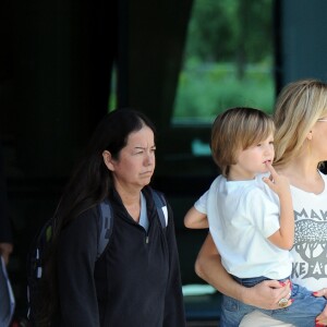 Kate Hudson et son fils Bingham arrivent à l'aéroport de Rome le 6 juillet 2016.