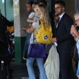 Kate Hudson et son fils Bingham arrivent à l'aéroport de Rome le 6 juillet 2016.