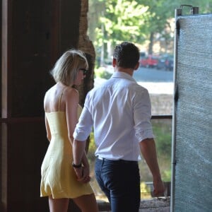 Exclusif - Taylor Swift et son nouveau compagnon Tom Hiddleston passent des vacances romantiques à Rome. Le couple est allé déjeuner en amoureux et est allé visiter "Le Colisée", immense amphithéâtre ovoïde situé dans le centre de la ville de Rome, entre l'Esquilin et le Cælius, le plus grand jamais construit dans l'empire. Le 27 juin 2016