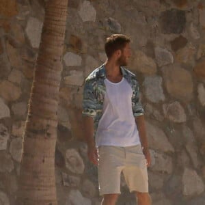 Exclusif - Calvin Harris semble être sur un shooting photo à Cabo San Lucas au Mexique, le 29 juin 2016.