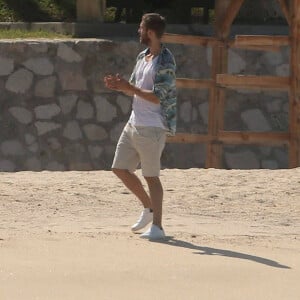 Exclusif - Calvin Harris semble être sur un shooting photo à Cabo San Lucas au Mexique, le 29 juin 2016.