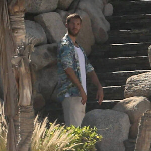 Exclusif - Calvin Harris semble être sur un shooting photo à Cabo San Lucas au Mexique, le 29 juin 2016.