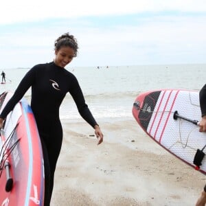 Flora Coquerel (miss France 2014) et son compagnon Hugo Cuilla à la Course de Stand-Up Paddle lors de la Summer Cup 2016 à La Baule le 9 juillet 2016. La Summer Cup 2016, 6ème édition, est l'un des plus grands rassemblement de stand-Up Paddle d'Europe. © Laetitia Notarianni / Bestimage09/07/2016 - La Baule