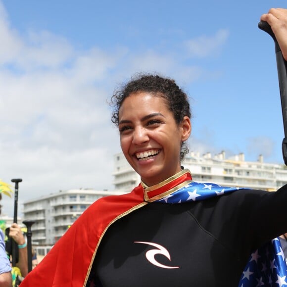 Chloé Mortaud (Miss France 2009), déguisée en Wonder Woman à la Course de Stand-Up Paddle lors de la Summer Cup 2016 à La Baule le 9 juillet 2016. La Summer Cup 2016, 6ème édition, est l'un des plus grands rassemblement de stand-Up Paddle d'Europe. © Laetitia Notarianni / Bestimage09/07/2016 - La Baule