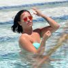 Demi Lovato profite d'une belle journée ensoleillée avec des amis au bord d’une piscine à Miami, le 30 juin 2016 Jonas.30/06/2016 - Miami