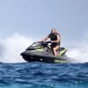 Karim Benzema s'éclate en vacances avec des amis à Saint-Tropez, France, le 9 juillet 2016.