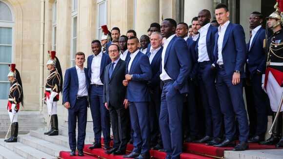Euro 2016 : Les Bleus reçus par François Hollande, émotion palpable à l'Elysée