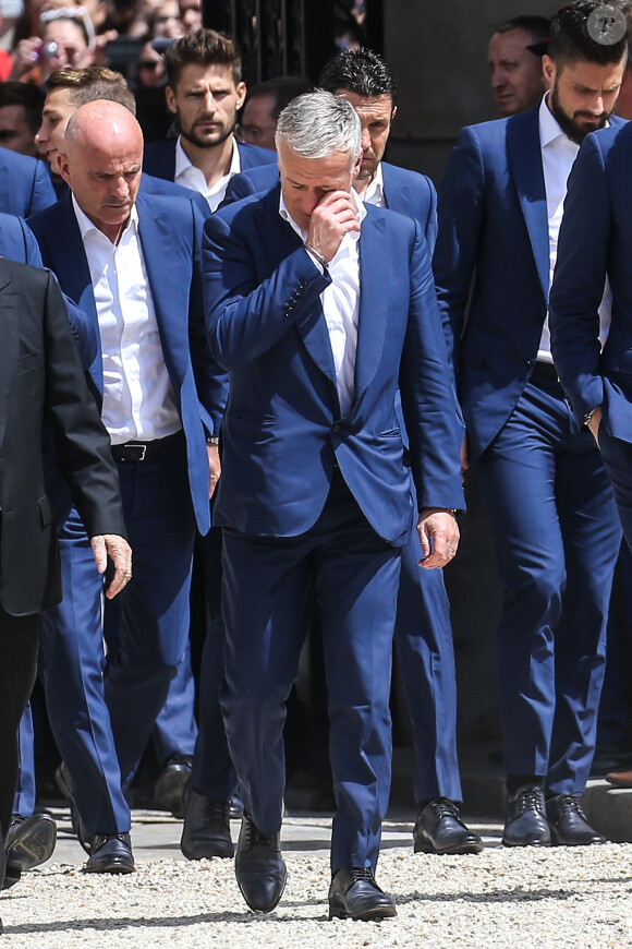 Didier Deschamps - François Hollande reçoit l'équipe de France de football après la défaite en finale de l'Euro contre le Portugal au Palais de l'Elysée à Paris le 11 juillet 2016.